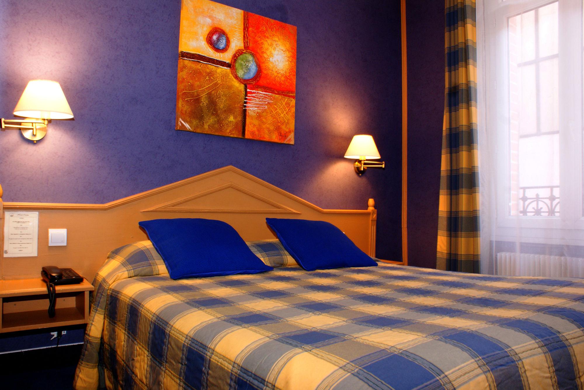 Hotel Carina Tour Eiffel 4*