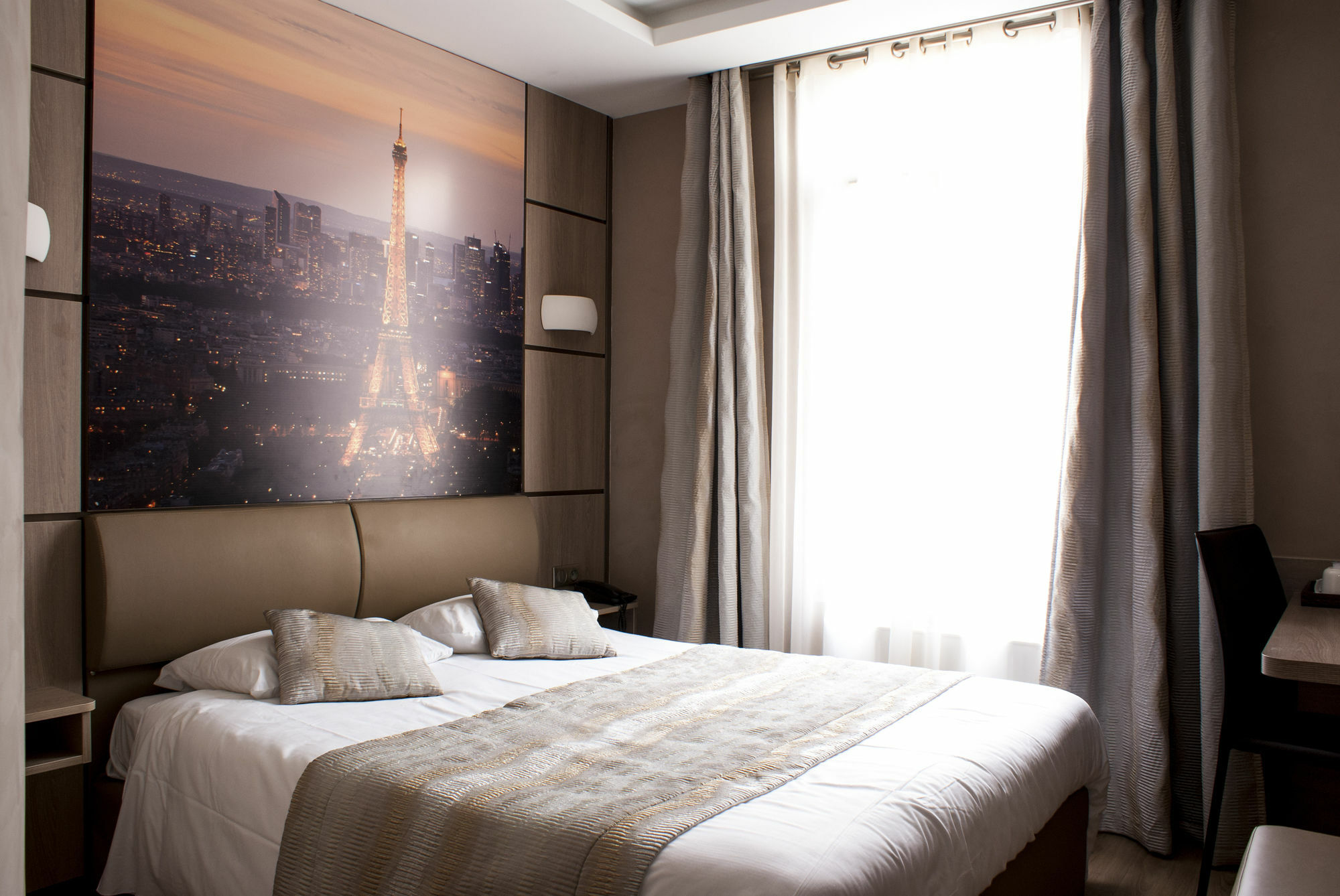 Carina Tour Eiffel Hotel 4*